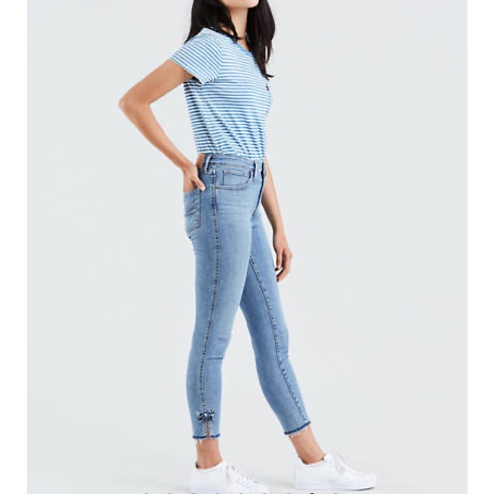 *Never Worn* Levi’s high-rise skinny, sz 24